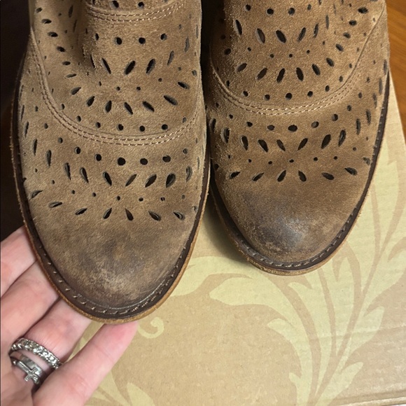 Sofft Alyce perforated sling back booties with original box
#4 - Picture 6 of 11